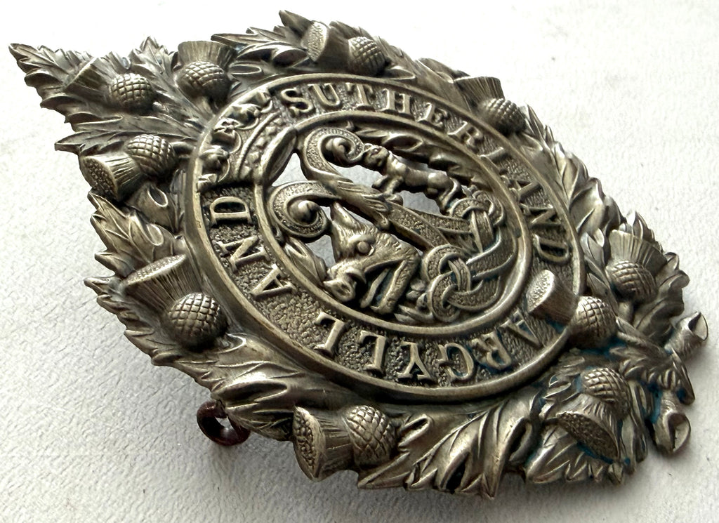 WWII Era Argyll And Sutherland Highlanders Cap Badge