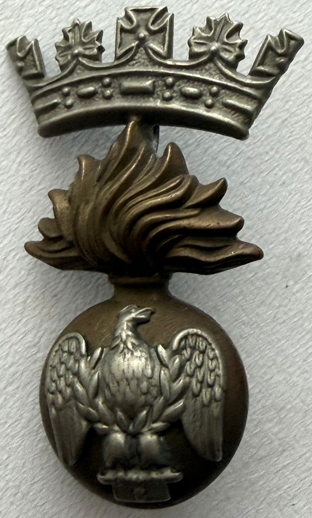 WWI Era Royal Irish Fusiliers Cap Badge