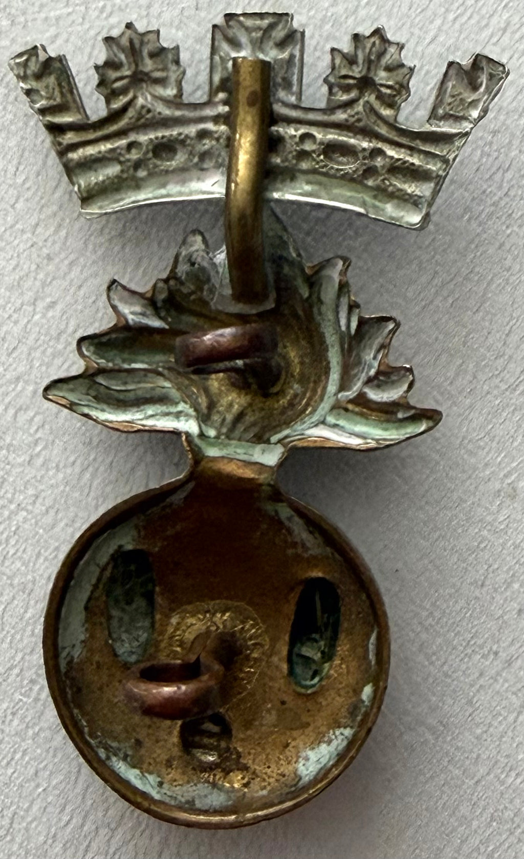 WWI Era Royal Irish Fusiliers Cap Badge