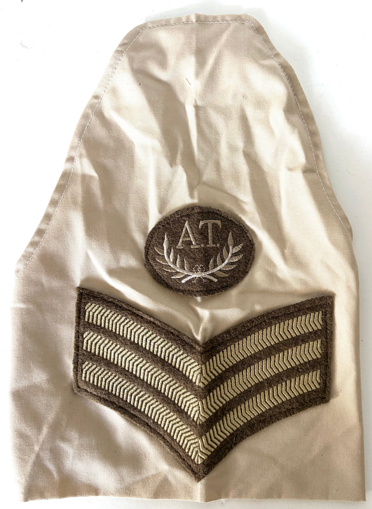 Sergeant Rank Chevrons with Anti Tank Trade Badge Fawn Shoulder Patch Lanyard