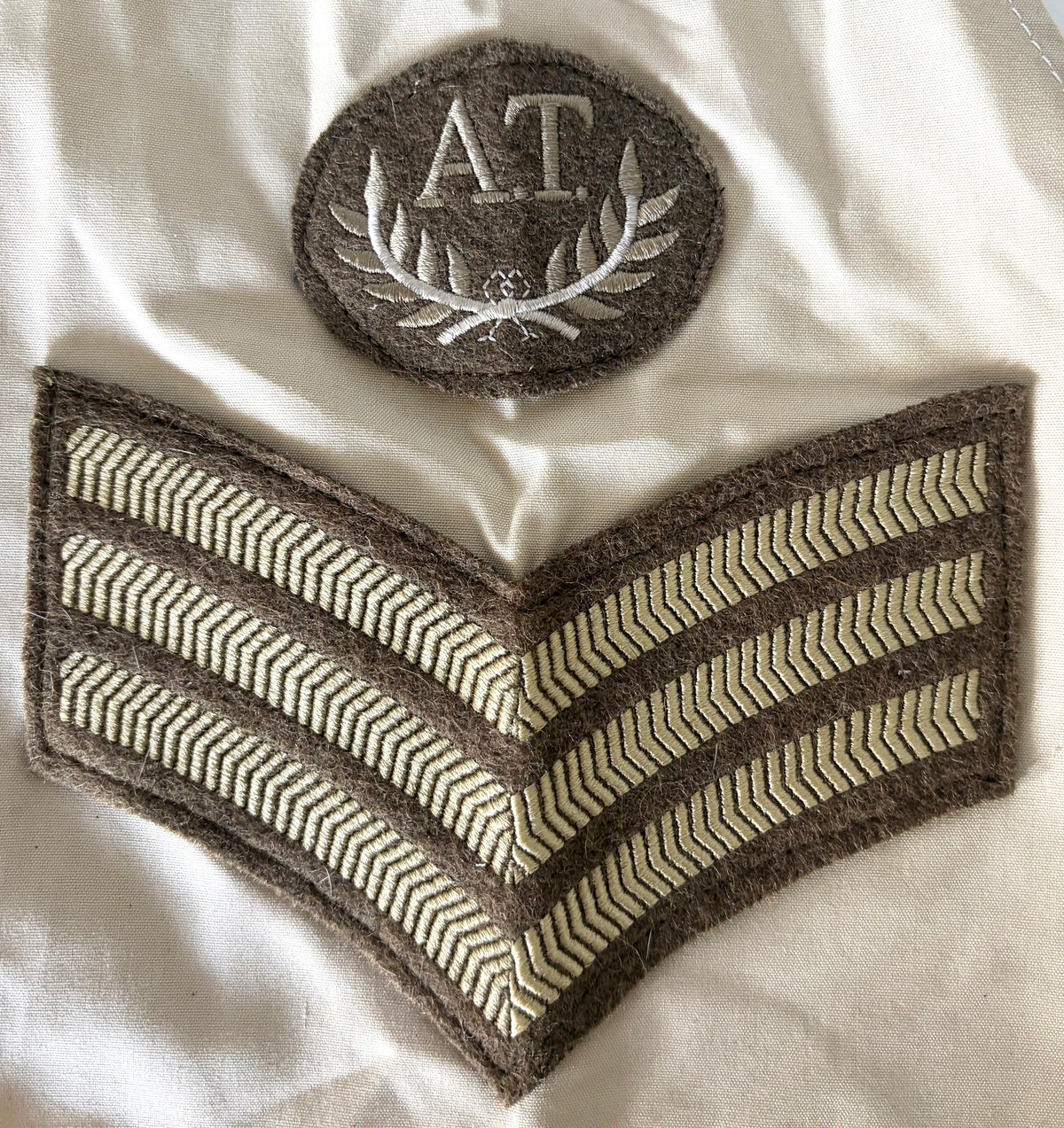 Sergeant Rank Chevrons with Anti Tank Trade Badge Fawn Shoulder Patch Lanyard